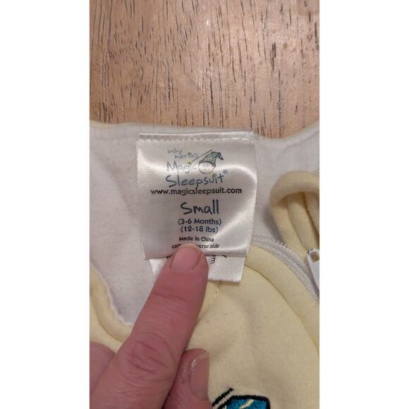 Baby Merlin’s Magic Sleepsuit Yellow Size Small 3-6 Months 12-18 Lbs - Picture 2 of 4